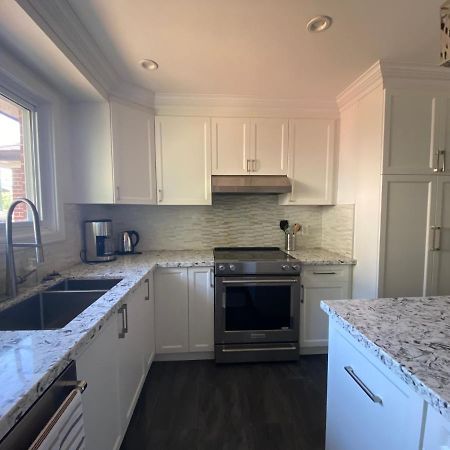Yonge And Finch Subway !L Spacious & Bright Private Bedroom With Shared Amenties Toronto Ngoại thất bức ảnh